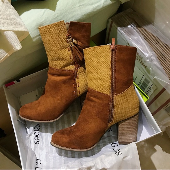 GC Shoes Brown Booties - Picture 3 of 7